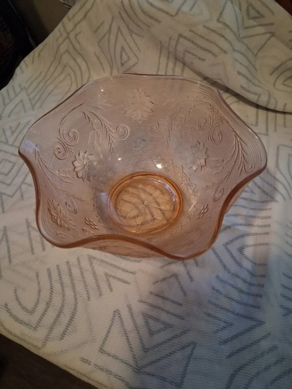 Pink Tiara Indiana Sandwich Crimp Glass Bowl Serving 10” Salad Vintage Ruffle